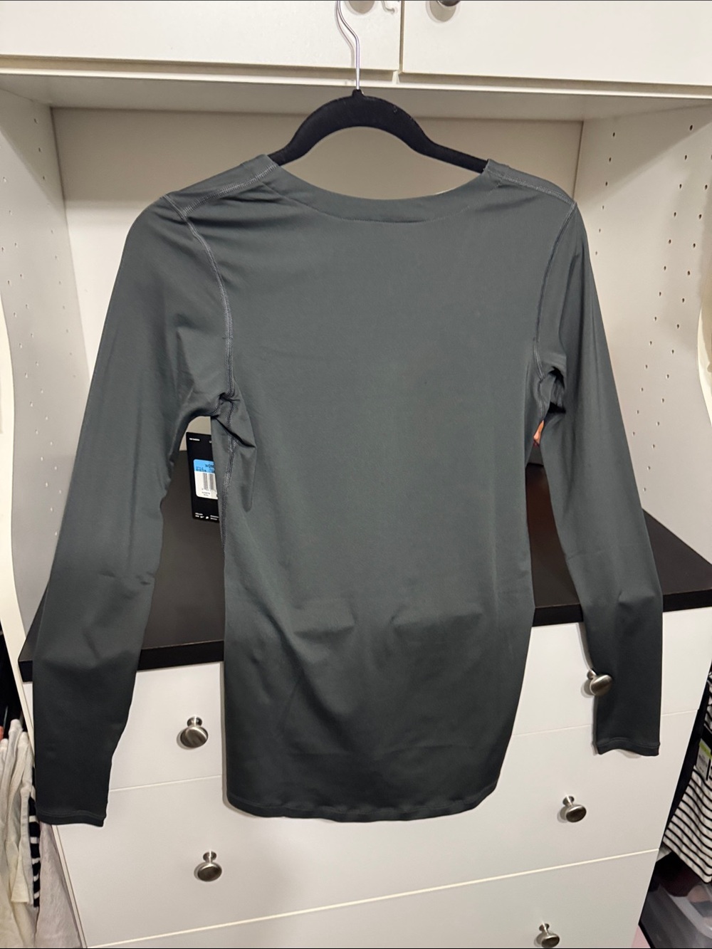 NWT Nike Pro Women's Long-Sleeve V-Neck Top — Dark Gray - Picture 2 of 2